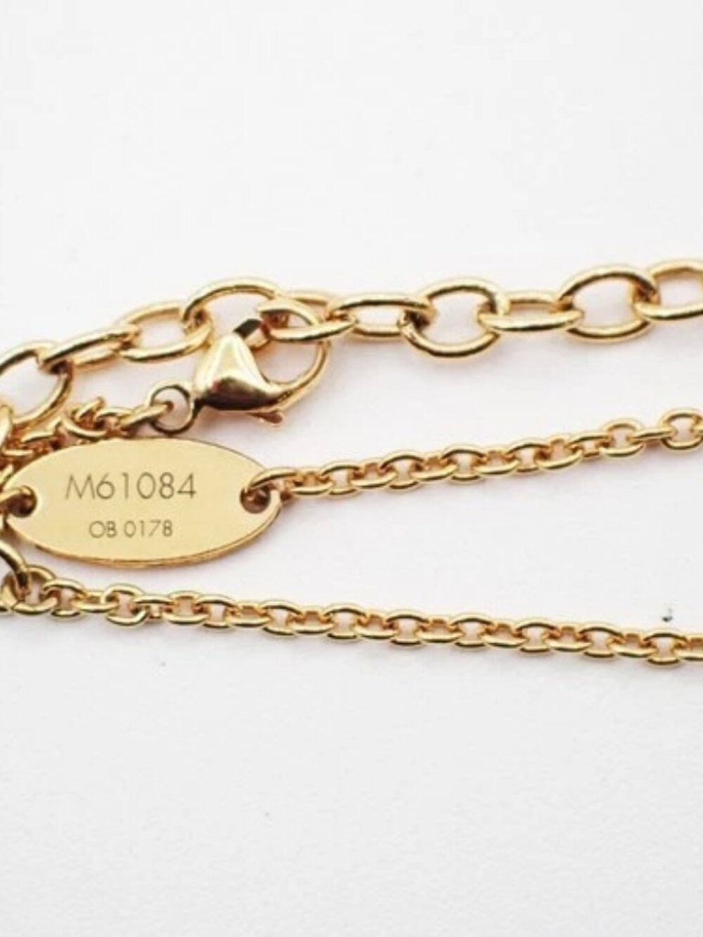 LOUIS VUITTON LV Logo Essential V Bracelet Gold-Plated Italy M61084 36RL847 - Picture 6 of 13